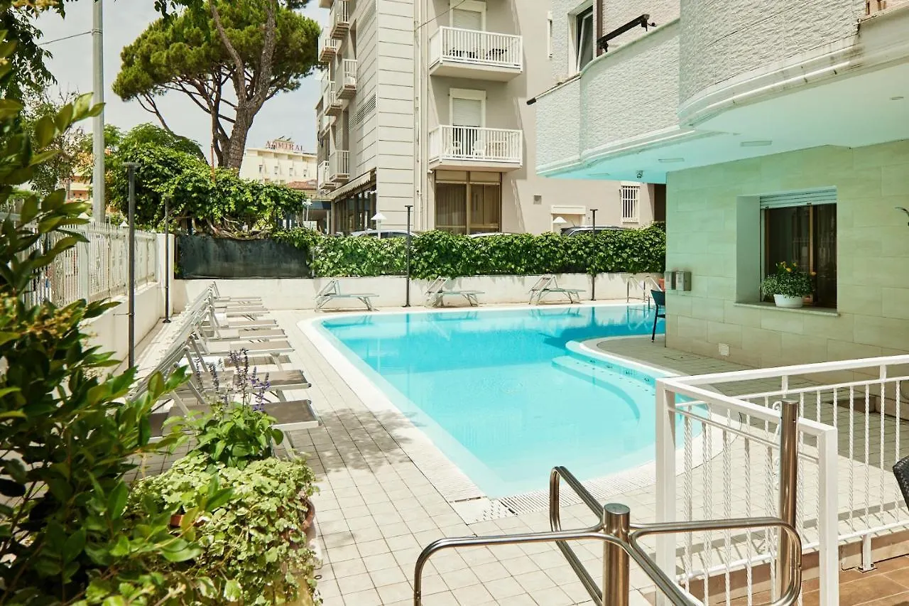Hotel Imperiale - Fronte Mare Riccione 2*,